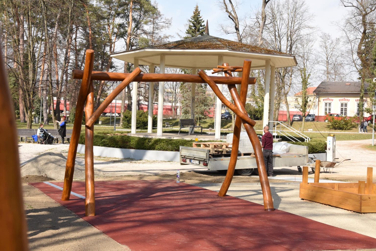 Nové ihrisko v parku dostáva reálnu podobu. Pozrite sa, ako vyzerá. Foto: Mesto Trenčín 