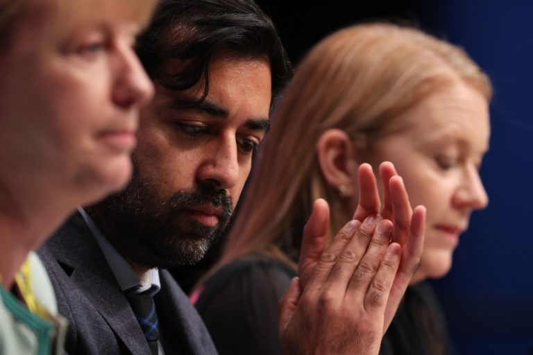 Humza Yousaf (v strede). Foto: Profimedia.sk