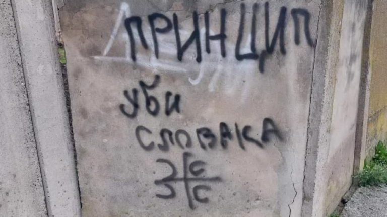 Slovenské organizácie sú znepokojené nápismi proti Slovákom v Srbsku