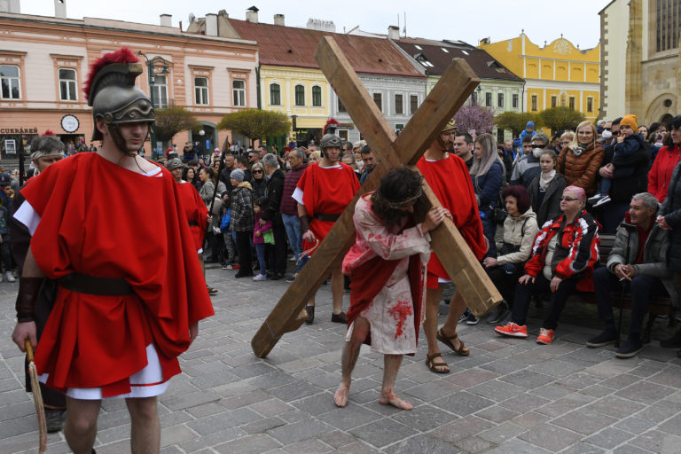 Veľký piatok je dňom pôstu, modlitby a spomienky na Kristovo utrpenie