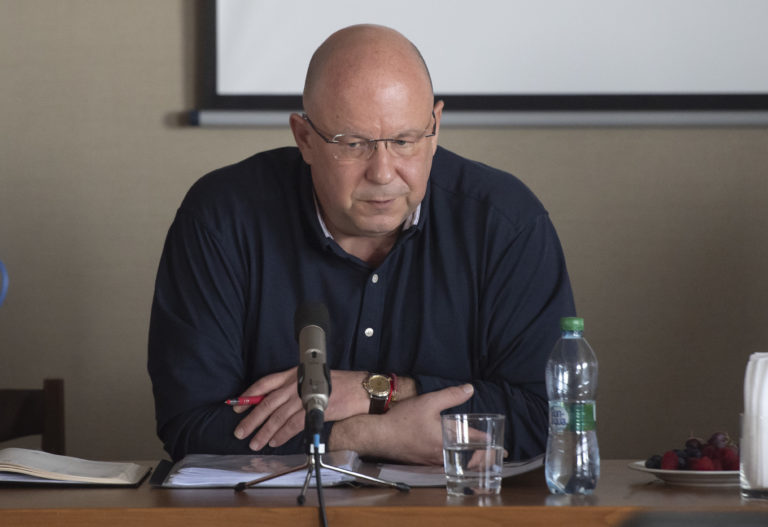 Štúdium na prestížnych zahraničných školách mal Rezníkovým dcéram platiť Peter Kuba, obžalovaný v kauze Dobytkár