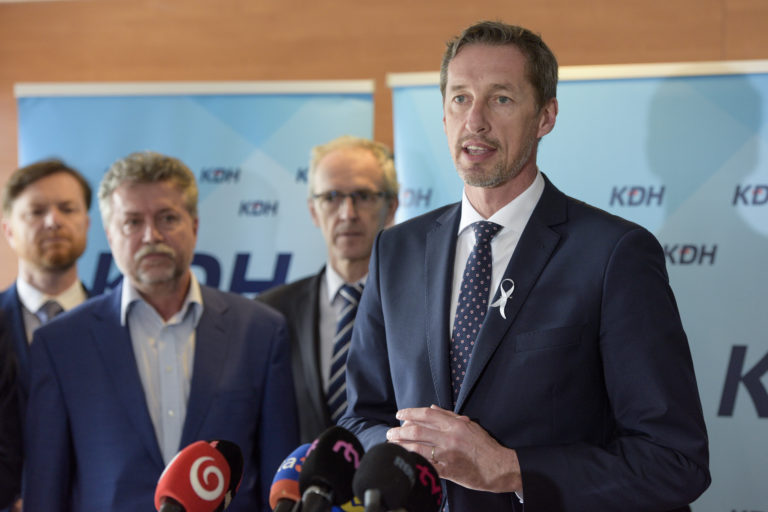 KDH: Podnikom a samosprávam chýbajú základné informácie k dotáciám