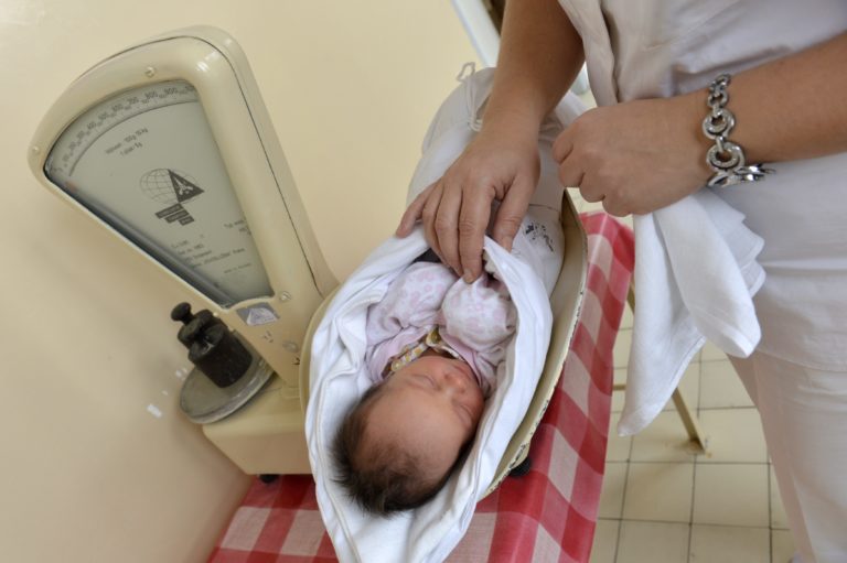 Od nového roka skončí na Slovensku päť pôrodníc. Okolité nemocnice vraj pôrody navyše zvládnu