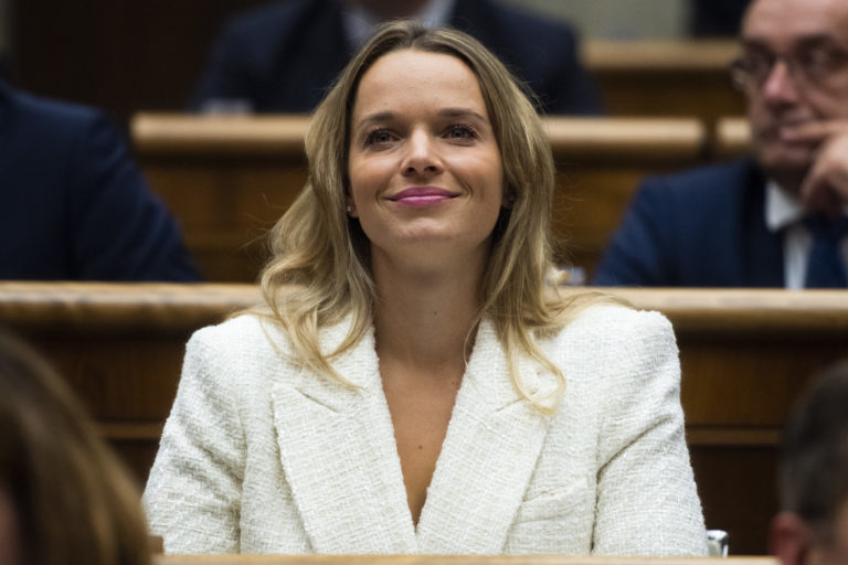 Tabaková sa postavila hercom na predstavení v SND, diváci ju vypískali