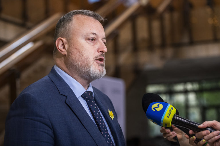 Krajniakovi na Smere prekáža spôsob zahraničnej politiky