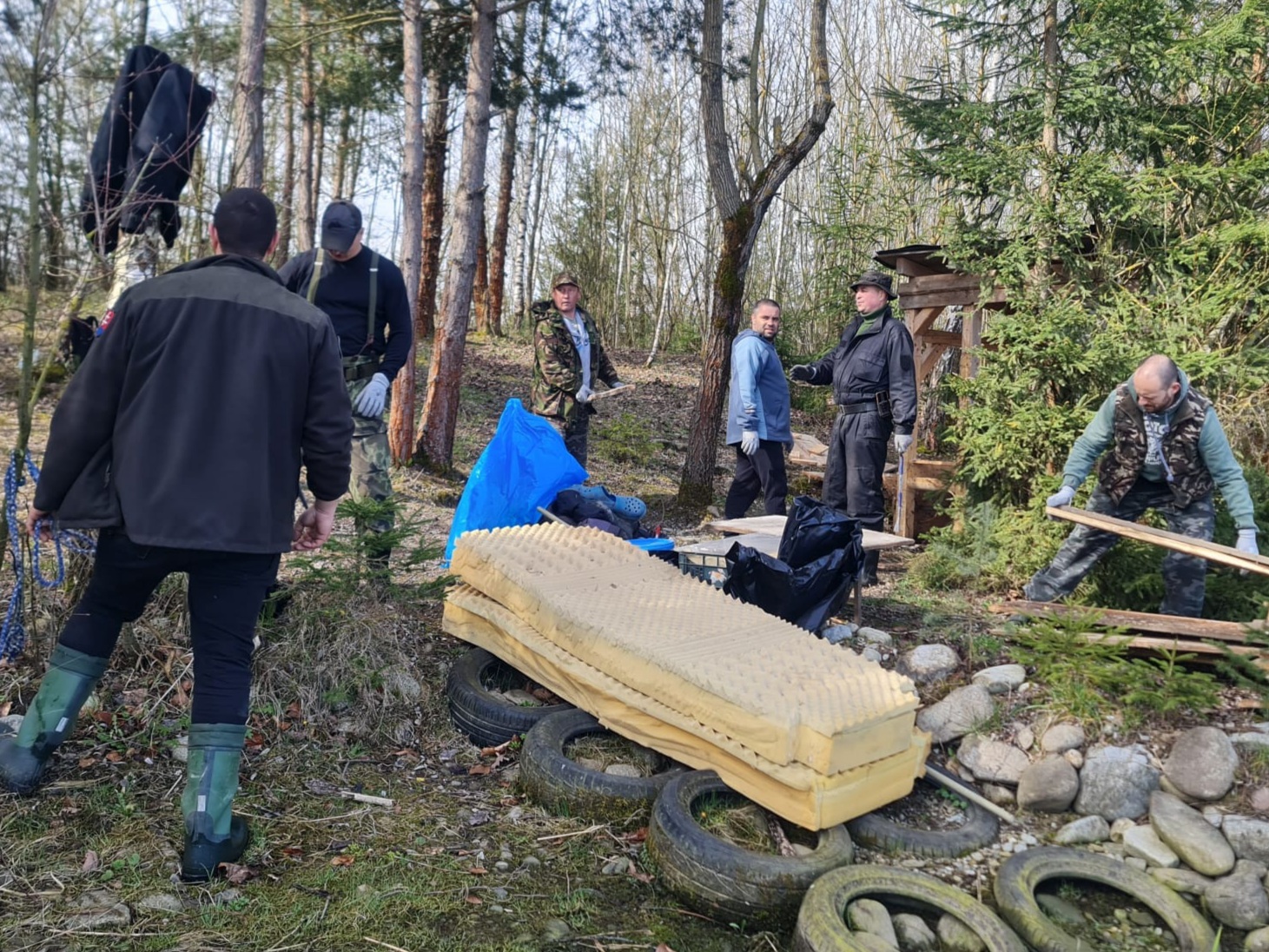 Celkovo sa vyzbieralo viac ako 70 vriec drobného odpadu. FOTO: Richard Baran ml.