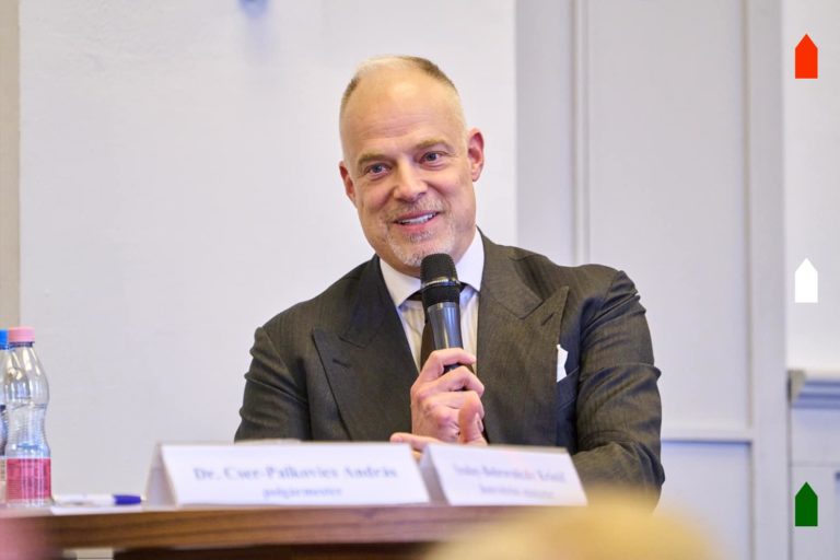 Maďarský minister obrany vo Varšave vyhlásil, že NATO treba rozširovať obozretne