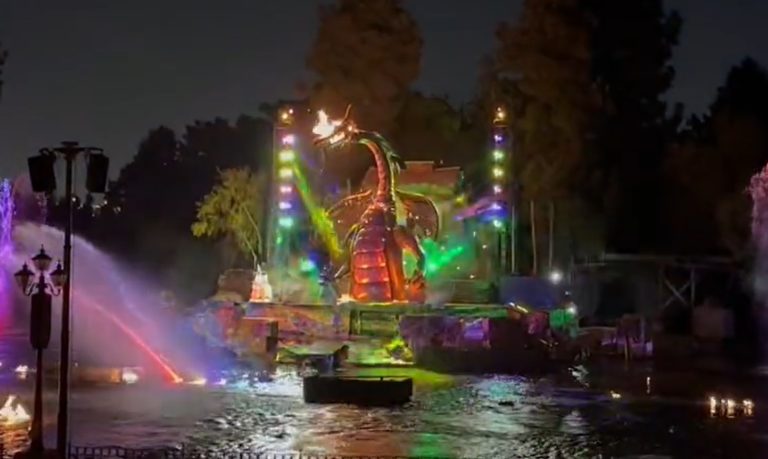 Draka v Disneylande zachvátili plamene