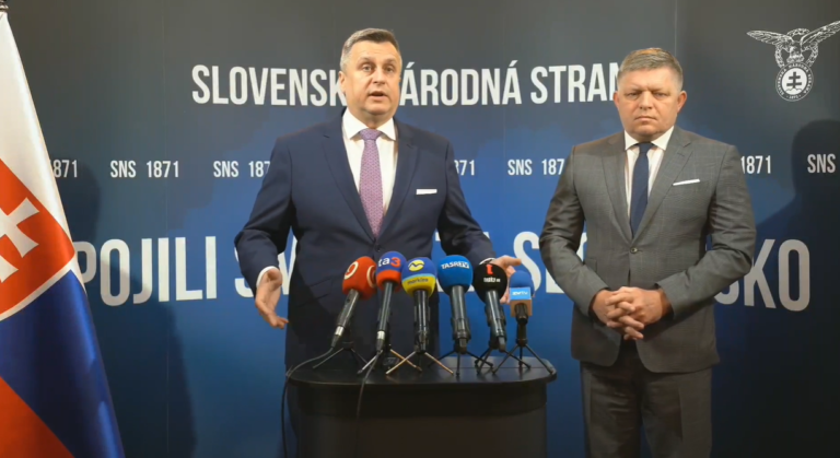 Andrej Danko a Robert Fico na spoločnom stretnutí v centrále SNS 26. apríla 2023. Foto: reprofoto Facebook