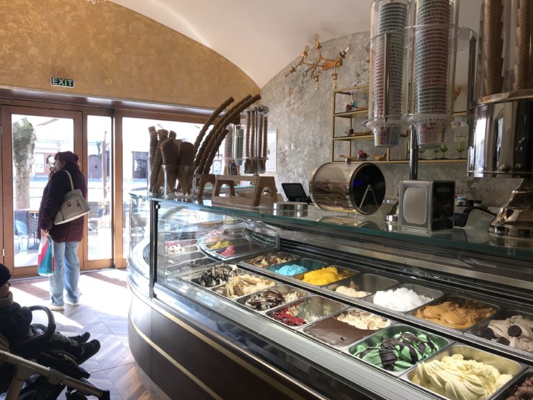 Otvorili prvé zmrzlinárne. Ktorá je najlepšia zmrzlina v Trenčíne a koľko zaplatíme za kopček?