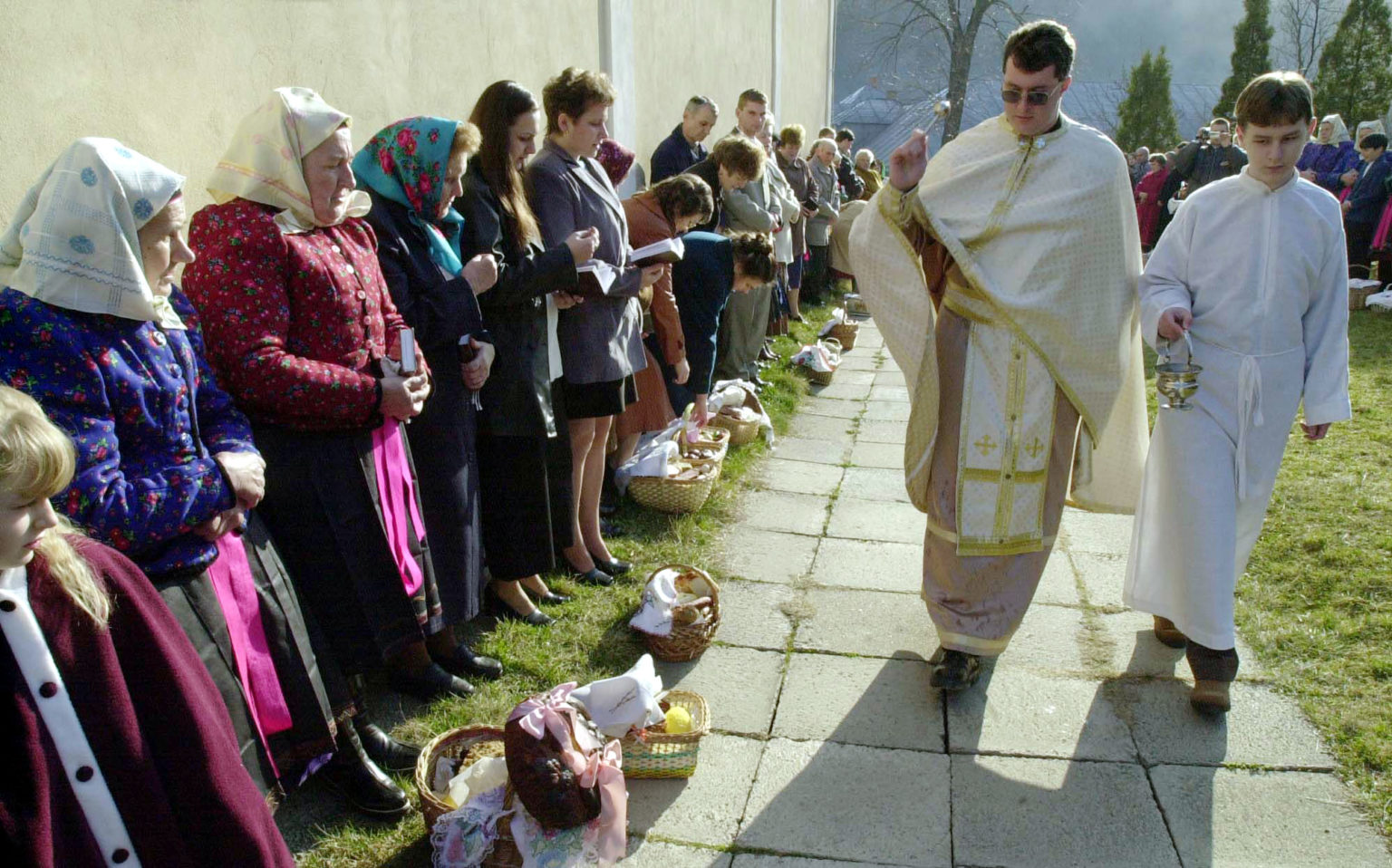 Svätenie veľkonočného jedla v Kojšove pri Gelnici. Foto: Milan Kapusta/TASR