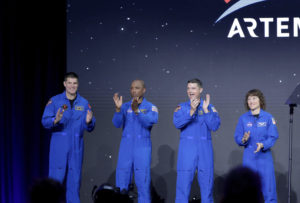 NASA: Astronauti misie Artemis 2 sú v polovici cesty k Mesiacu