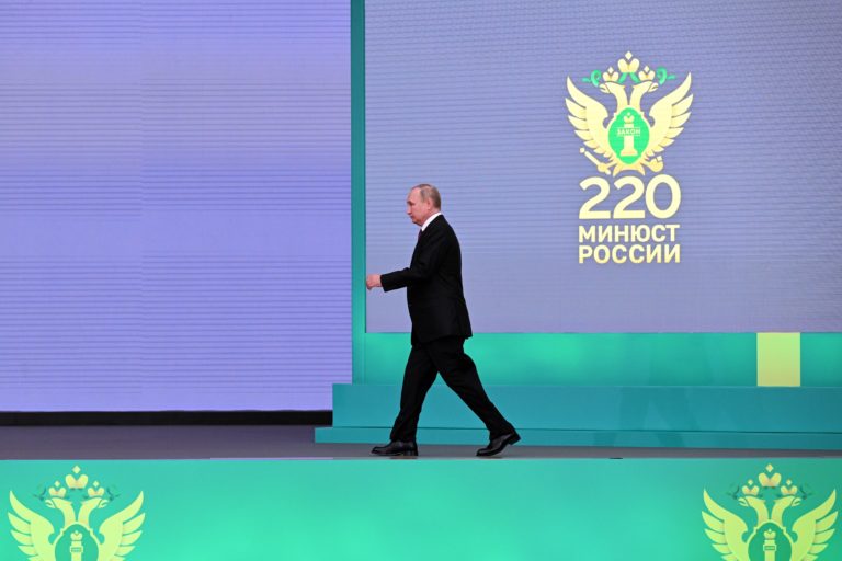 Do zoznamu zahraničných agentov v Rusku zaradili aj bulharského novinára Grozeva