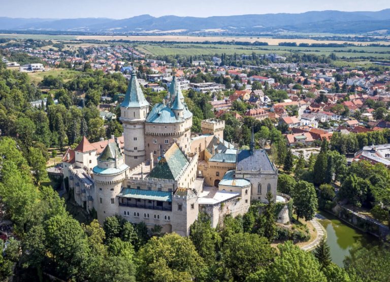 Nahliadnite do života na kráľovskom dvore. Bojnický zámok bude opäť patriť rozprávkam