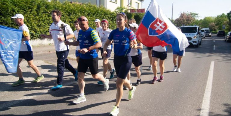 Bežeckí poslovia mieru dorazili do Novák