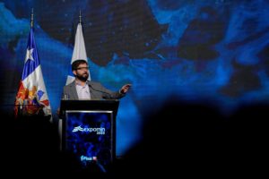 Krajina s najväčšími zásobami lítia na svete zaskočila banský priemysel, znárodní jeho ťažbu