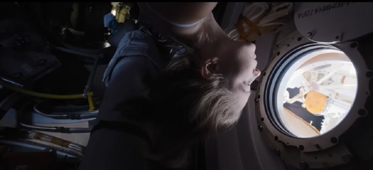 Do ruských kín uviedli prvý celovečerný film nakrútený vo vesmíre