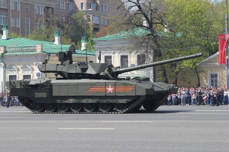 Rusko začalo na Ukrajine používať nové tanky T-14 Armata
