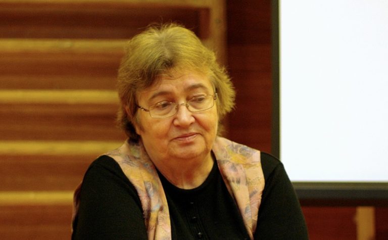 Zomrela bývalá česká disidentka a novinárka Petruška Šustrová