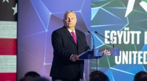 Progresívna zahraničná politika nás vedie do vojny