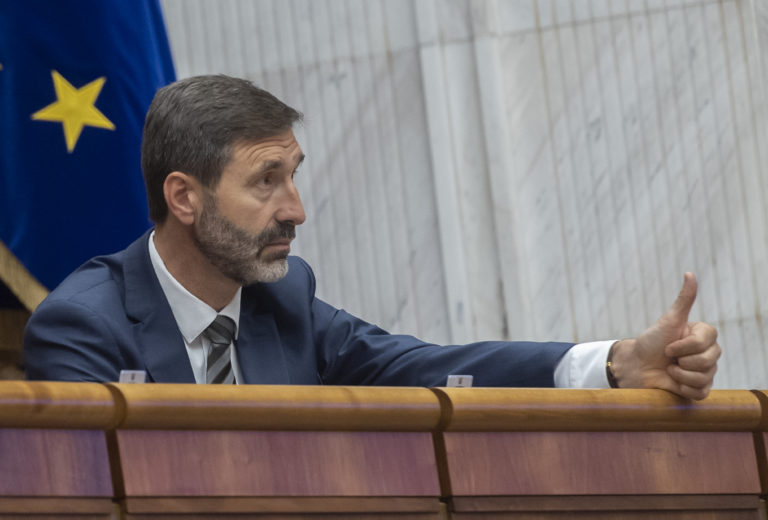 Ak vznikne úradnícka vláda bez konzultácie s parlamentom, nezíska dôveru, tvrdí Blanár