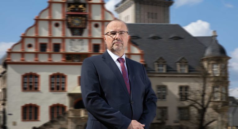 Násilie, pobodania či obťažovanie. Nemecké Plavno ovládli migranti, primátor je bezmocný