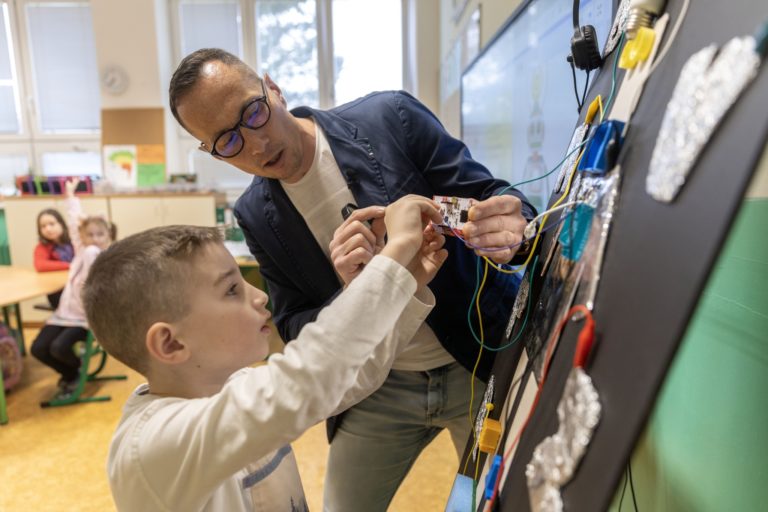 Učiteľom Slovenska sa stal Rastislav Očenáš zo Základnej školy v Sliači