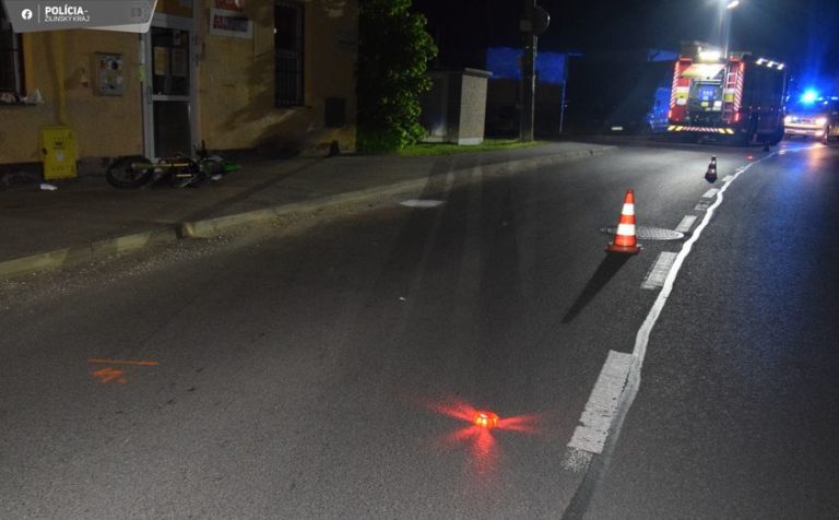 Opitý motorkár vrazil do smetného koša. FOTO: polícia