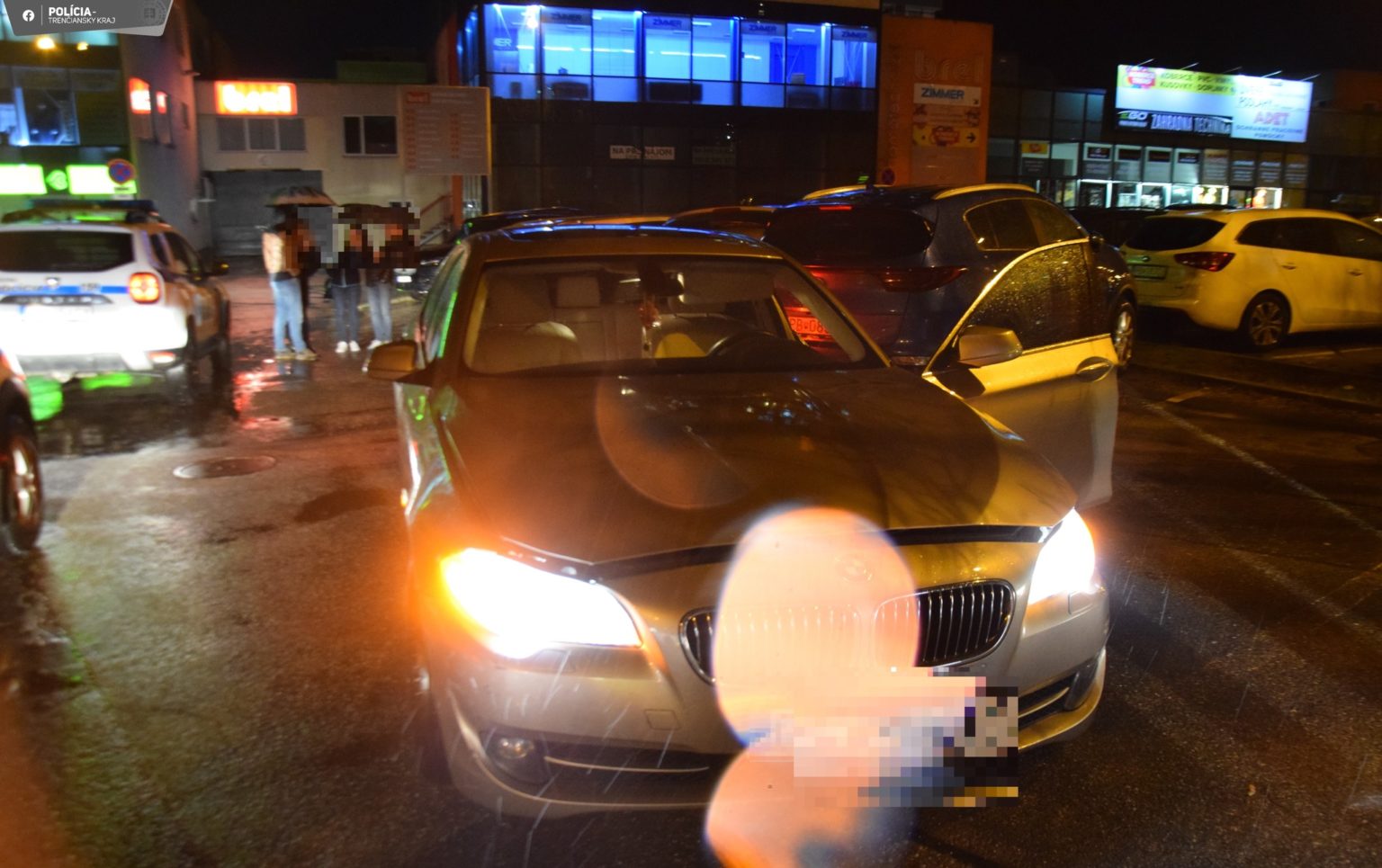 Polícia hľadá svedkov nehody. Foto: Polícia SR - Trenčiansky kraj/Facebook