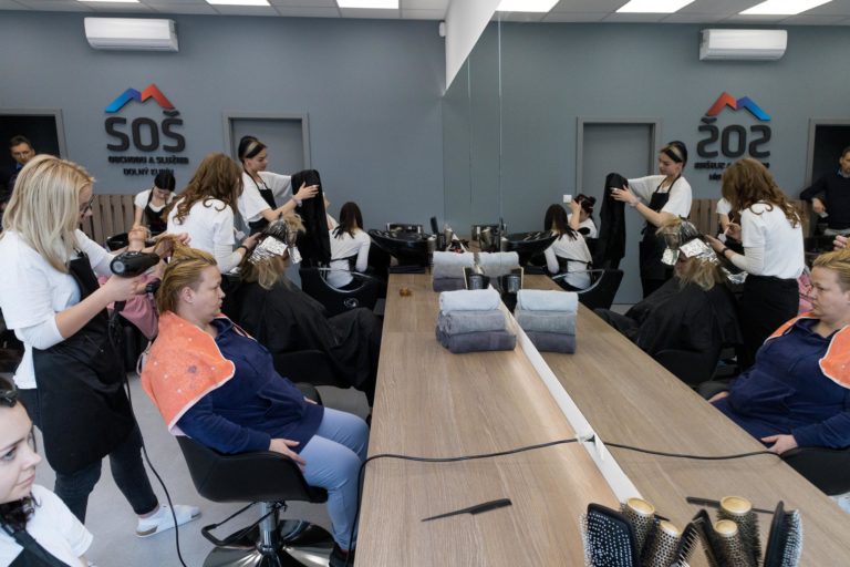 Výsledkom je moderná škola ako navonok, tak aj v interiéri. FOTO: ŽSK