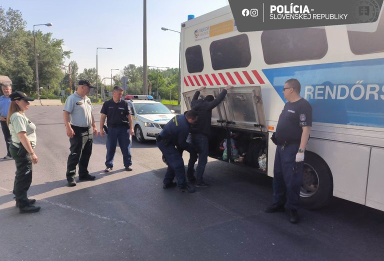 Polícia vyhostila 14 nelegálnych migrantov do Rumunska