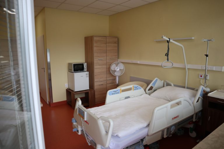 Rehabilitačné oddelenie s kapacitou 12 lôžok sa nachádza v novozrekonštruovaných priestoroch na 1. poschodí pavilónu gynekológie a pôrodníctva. FOTO: FNsP Žilina
