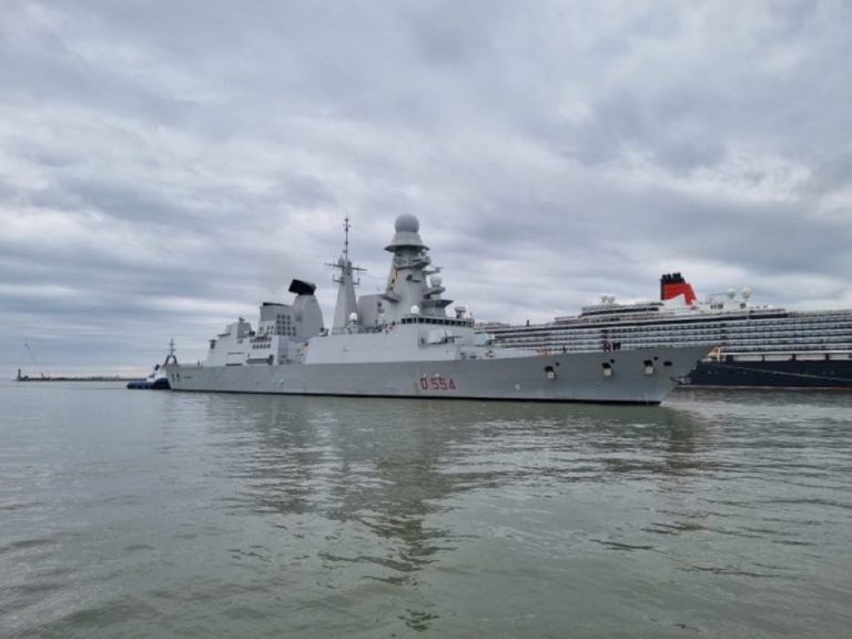 K poľskému pobrežiu priplával na obranu taliansky raketový torpédoborec