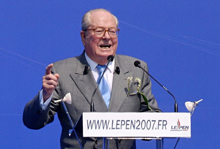 Jean-Marie Le Pen má Európskemu parlamentu vrátiť 300-tisíc eur. Boli to vraj neoprávnené výdavky