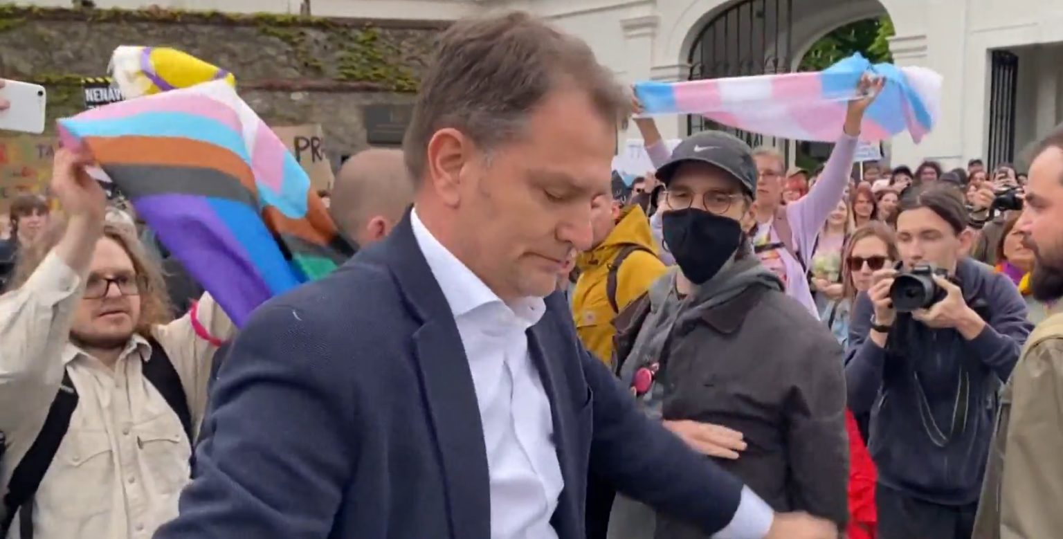 Po útoku transaktivistov na Igora Matoviča. Zdroj: Reprofoto TV Markíza