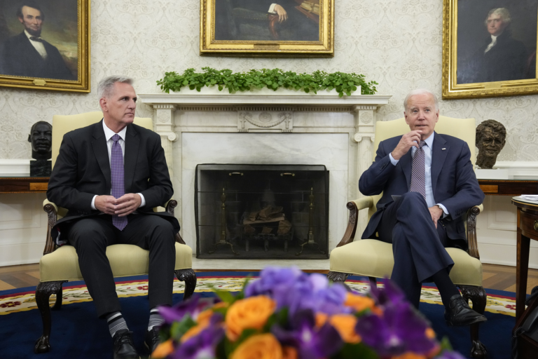 Biden a republikáni sa údajne blížia k dohode o dlhovom strope