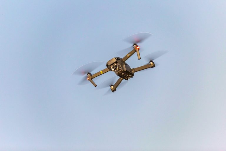 Lotyšsko začalo pátrať po stratenom drone, ktorý mohol pristáť na území Ruska