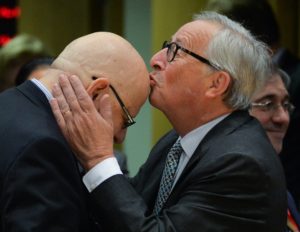 Prečo sa oplatí plniť sľuby. Bohaté, vyspelé a spokojné sú len krajiny, kde si ľudia dôverujú