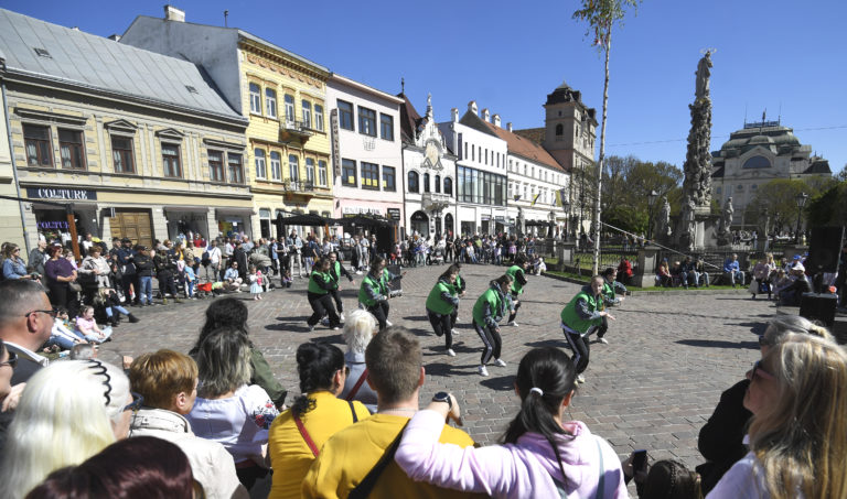 Takmer polovica Slovákov si z platu nič neušetrí