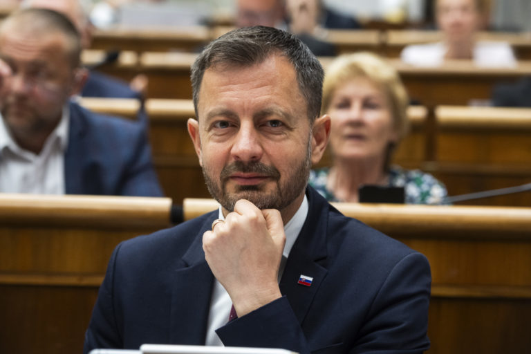 Heger: Orbán si odložil v lete šál s nápisom Slovakia. Má pre neho šiltovku