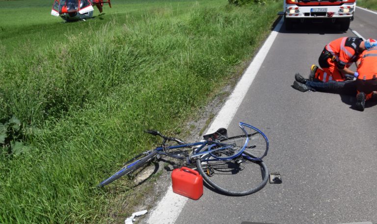 Auto zrazilo cyklistu! Okamžite privolali vrtuľník