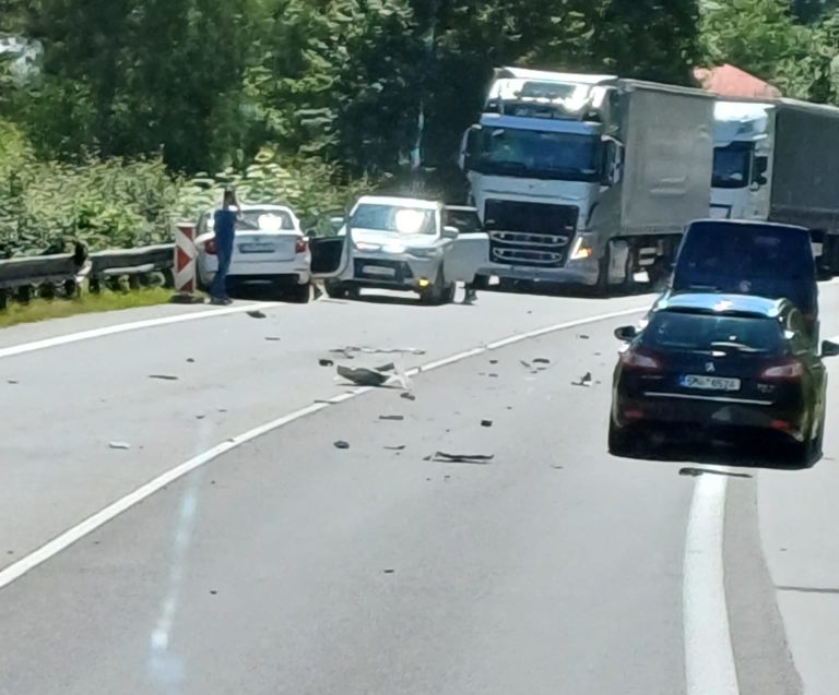 Vážna nehoda na Kysuciach. FOTO: Jarik Svancár 