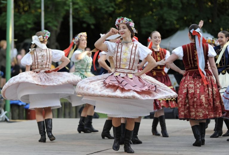 Po roku je tu opäť sviatok ľudovej kultúry. Začínajú sa Trenčianske folklórne slávnosti