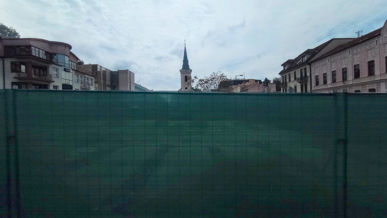 Na Námestí sv. Anny v Trenčíne postavia novú polyfunkčnú budovu. Foto: Trenčiansky Štandard
