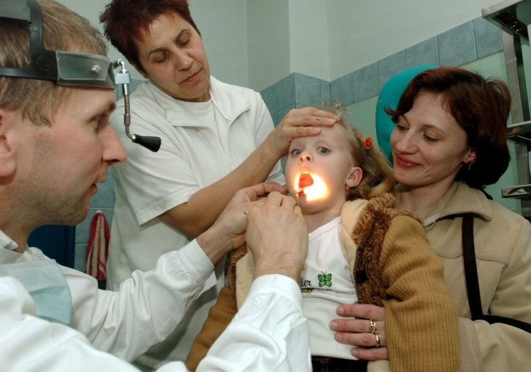 Štát chce zrušiť 14 detských pohotovostí. Kraje, záchranári aj nemocniční lekári sú proti