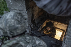 New York Times: Vojna nie je zábavná. Je to krv, telá, blato na nohách. Ako žijú a bojujú ukrajinskí Kyborgovia