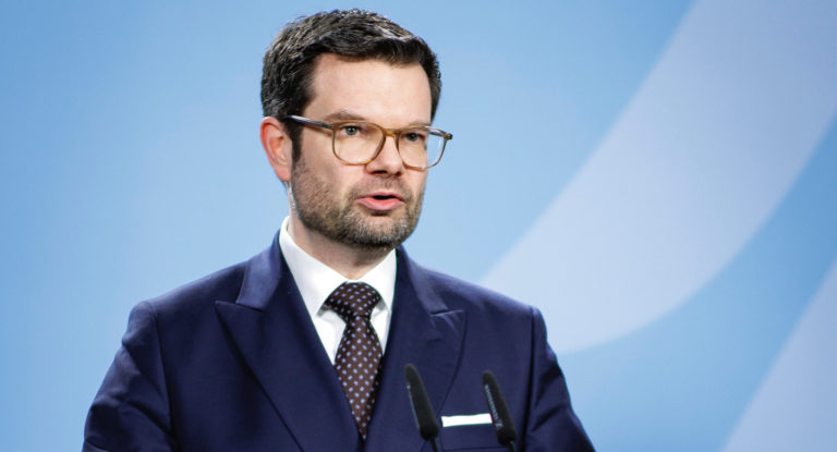 Transaktivisti poškodili dom nemeckého ministra spravodlivosti pre zákon o sebaidentifikácii