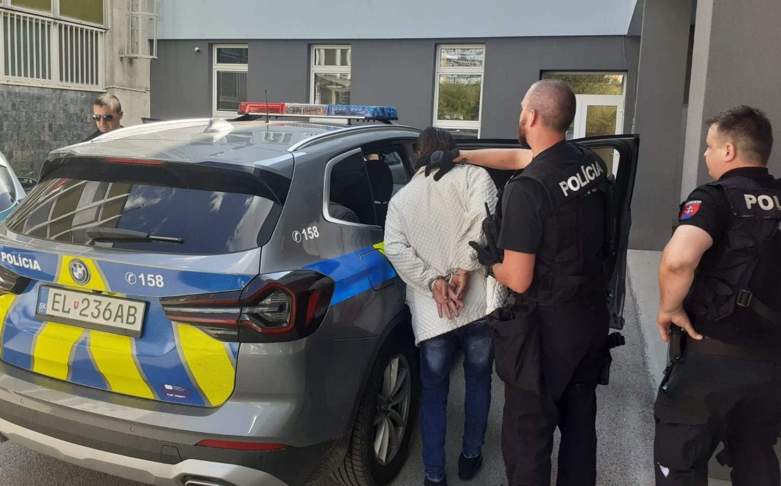 Obvineniu z prečinu marenia výkonu úradného rozhodnutia čelí 48-ročný muž z Banskej Štiavnice. FOTO: polícia