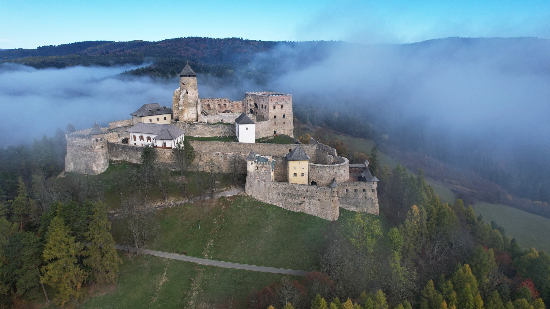 Tipy na prázdninový výlet na východe Slovenska. Stará Ľubovňa, Poloniny, Bardejov či okolie Šíravy