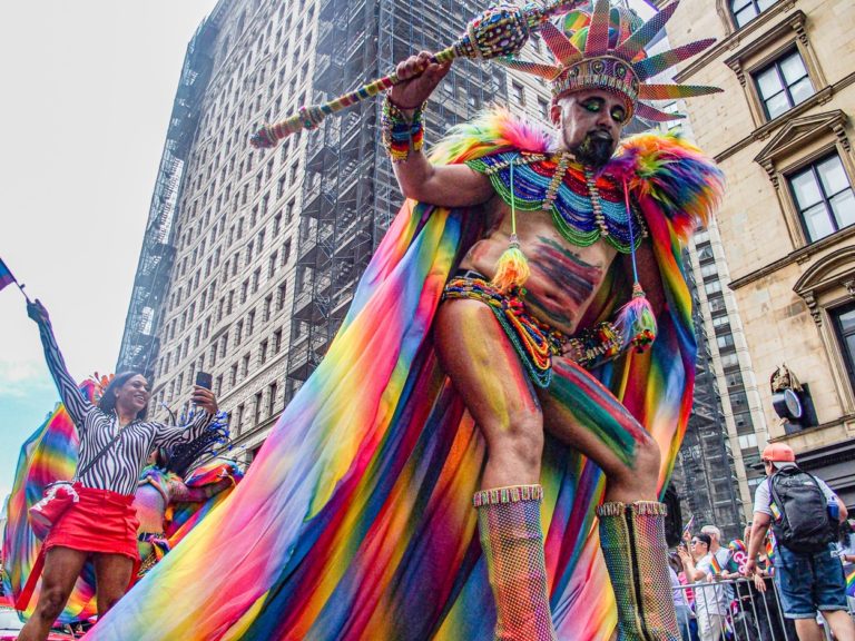 Účastník Pochodu hrdosti v New Yorku. Foto: Profimedia